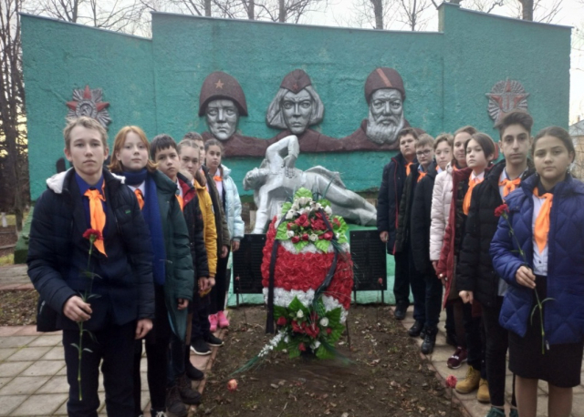 Юные поисковики из Нестерово разыскали захоронение бойца Красной Армии