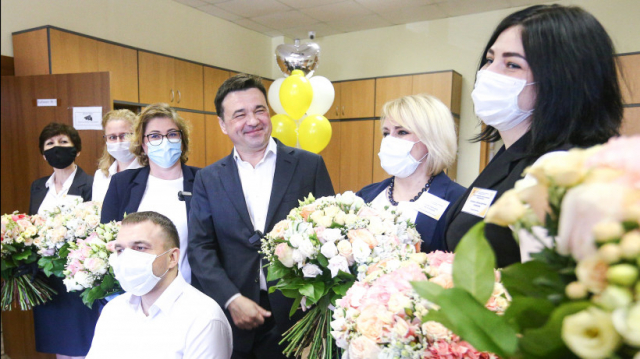 Андрей Воробьев поздравил соцработников с профессиональным праздником