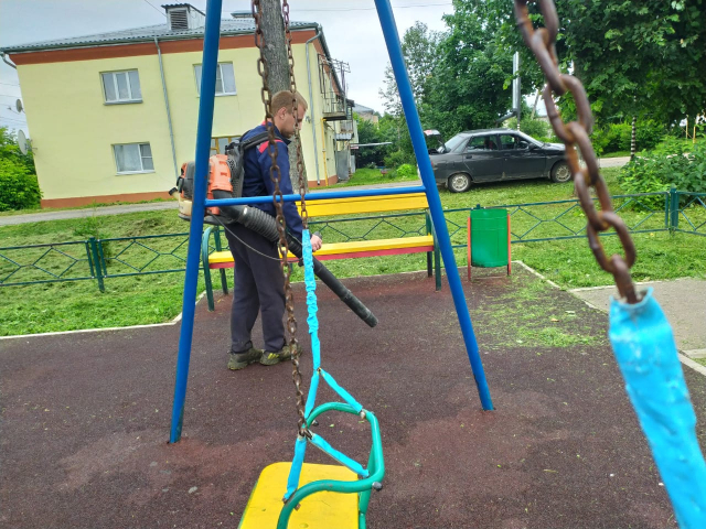 В Рузском округе приводят в порядок детские игровые площадки