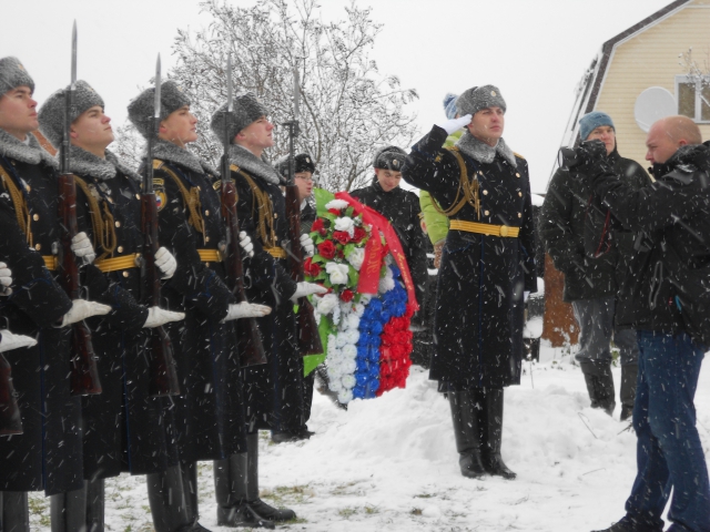 В Рузском районе Подмосковья прошла церемония перезахоронения девяти воинов стрелковой дивизии Белобородова