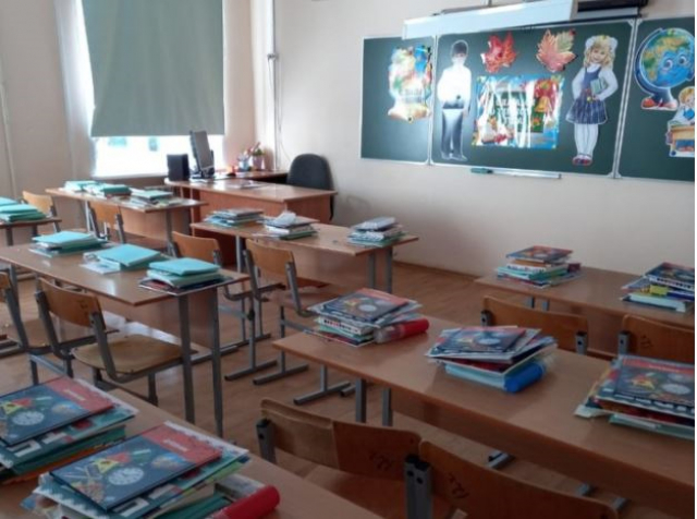 Тучковские школьники получили наборы школьно-письменных принадлежностей