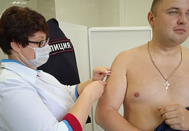 Рузских полицейских вакцинируют от гриппа