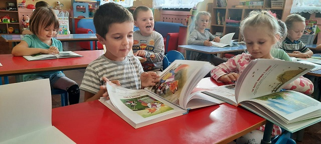 В Колюбакино к малышам пришли библиотекари