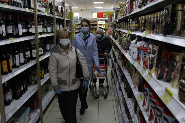 В Рузском округе проверили, все ли носят маски в общественных местах