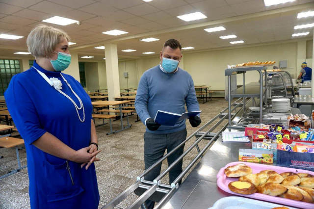 В тучковской школе №3 строго соблюдают профилактические меры по ковид-19