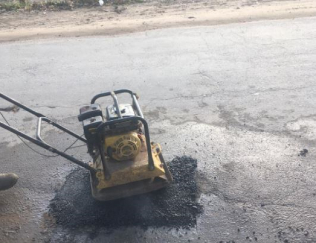 В Рузском округе продолжается ямочный ремонт дорог