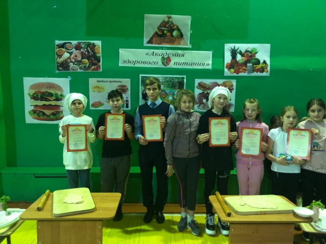 В Нестеровском лицее соревновались «Кулинары» и «Гурманы»