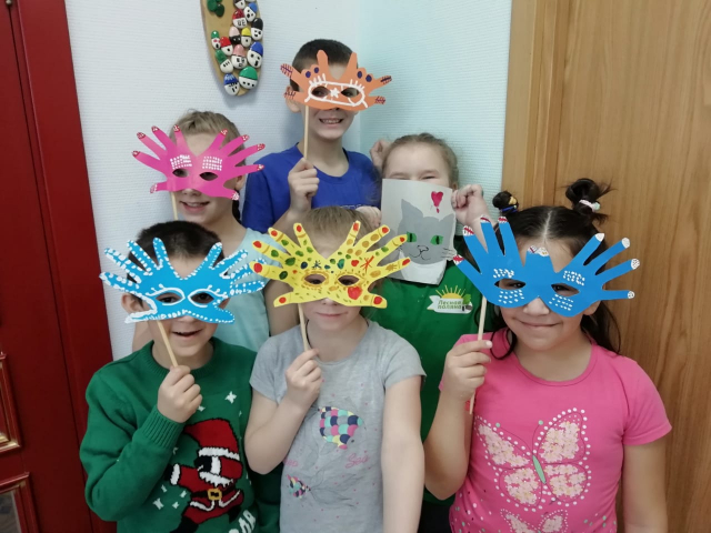 В «Астарте» прошел мастер-класс по изготовлению карнавальных масок