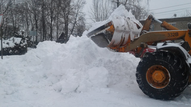 В Рузском округе на уборке снега работают 38 единиц техники и 61 уборщик территории