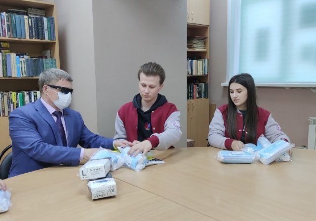 Рузских волонтеров обеспечили медицинскими масками   