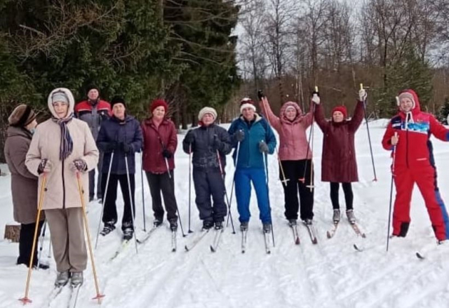 Рузские пенсионеры катались на лыжах