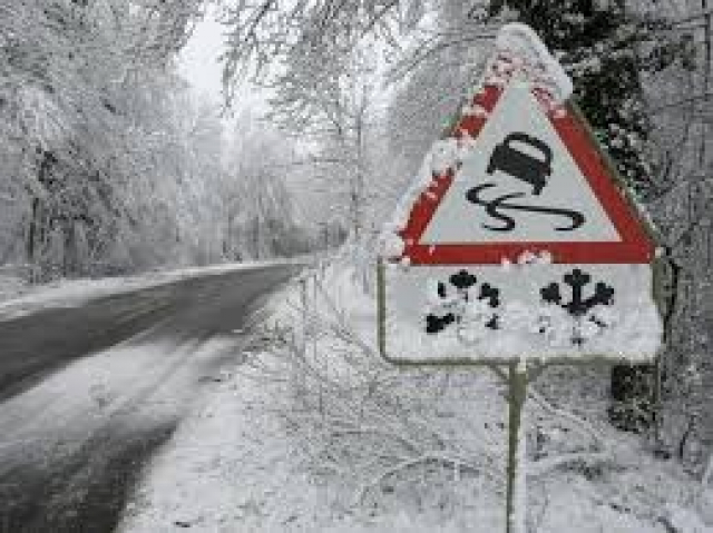 Ружан предупреждают о снегопаде и гололедице  