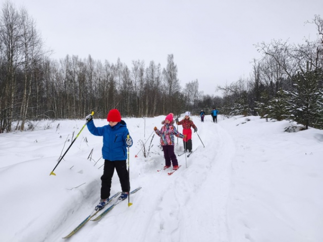 Рузские первоклассники катались на лыжах