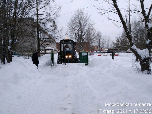 В Рузском округе продолжают убирать снег