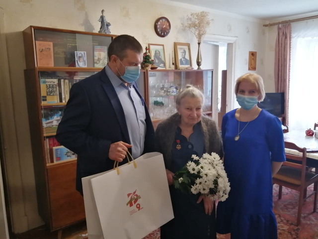 В Тучково поздравили ветерана с наступающим праздником
