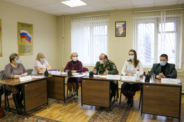 Инна Старченко приняла участие в работе  призывной комиссии