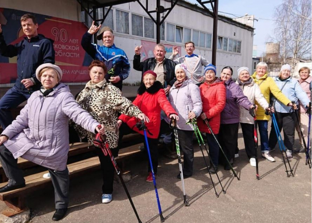 Рузских пенсионеров приглашают заняться северной ходьбой