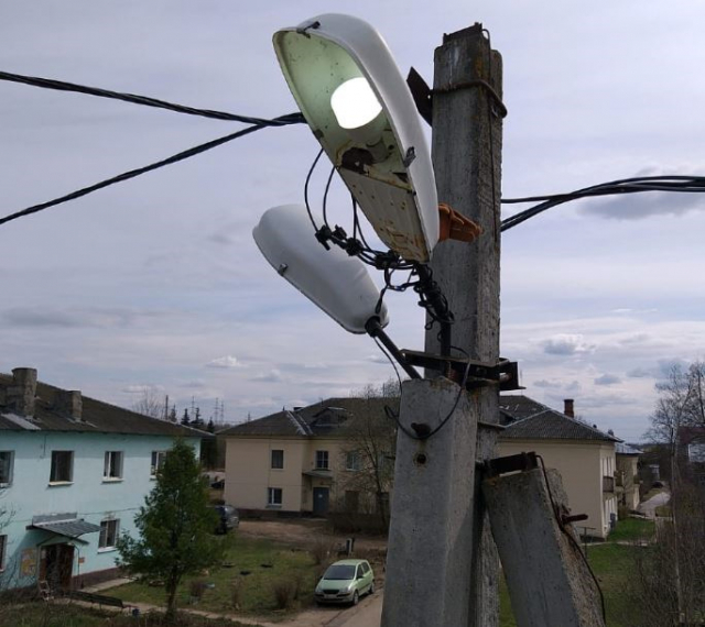В Рузском округе ремонтируют уличное освещение