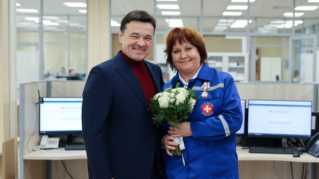 Андрей Воробьев поздравил сотрудников станции скорой помощи с профессиональным праздником