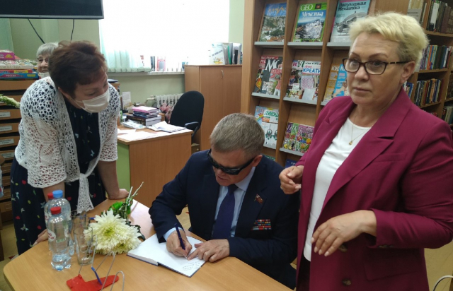 Владимир Вшивцев встретился с читателями Тучковской библиотеки