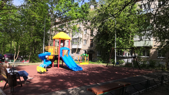 В Рузском округе следят за порядком на детских площадках