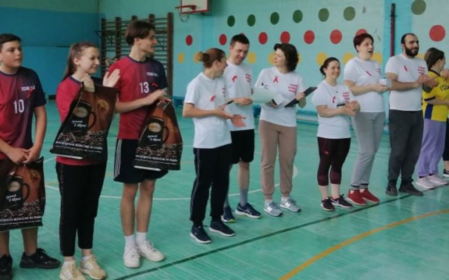 В тучковской школе соревновались ученики, учителя и медработники