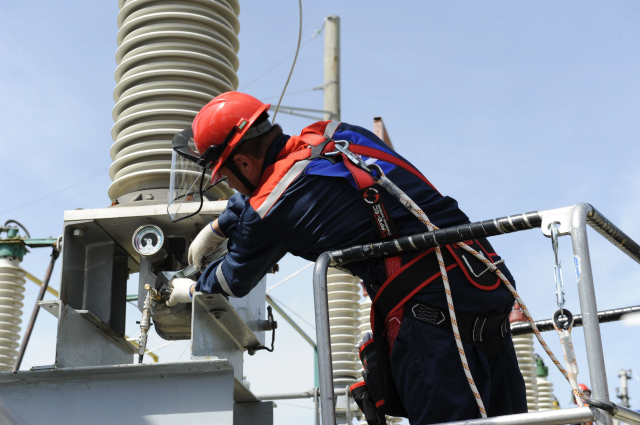 В Рузском округе ремонтируют оборудование на четырех электроподстанциях