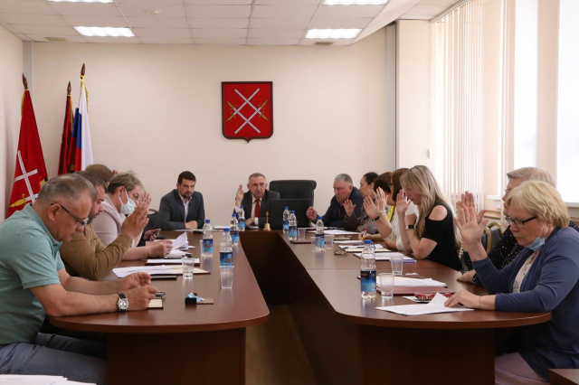 Николай Пархоменко выступил с отчетом на Совете депутатов