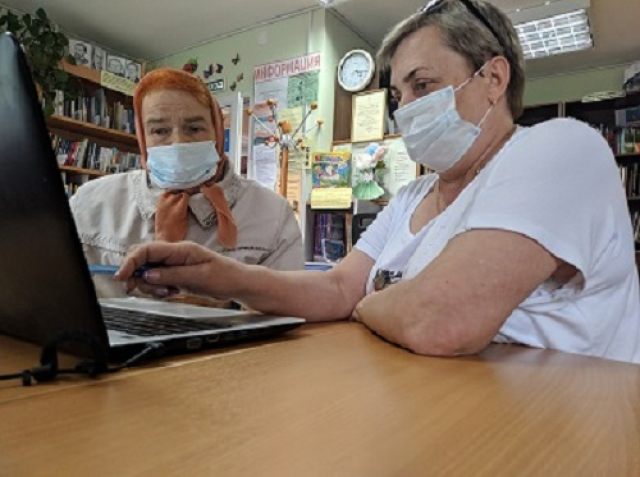 Тучковских пенсионеров учили безопасности в интернете