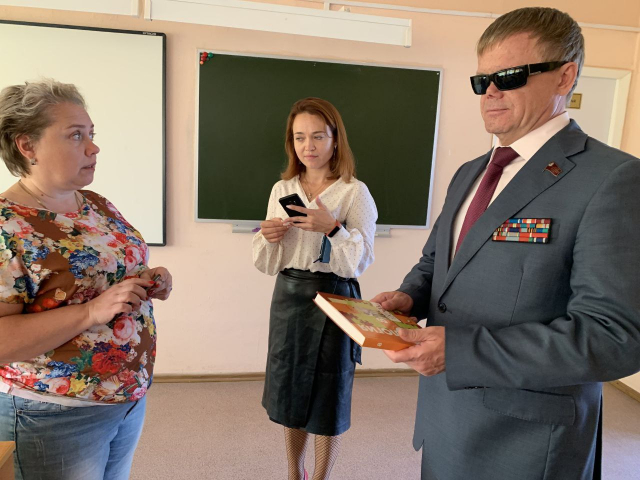Владимир Вшивцев проверил подготовку рузских школ к учебному году