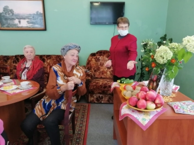 Беляногорские пенсионеры поговорили об осени