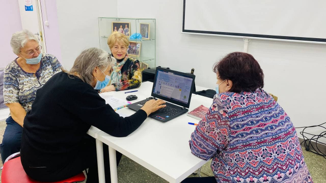 Рузские долголеты посещают курсы компьютерной грамотности