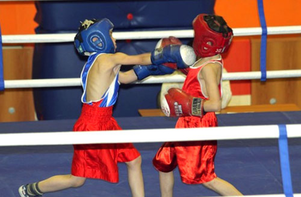 Соревнования юношей по боксу