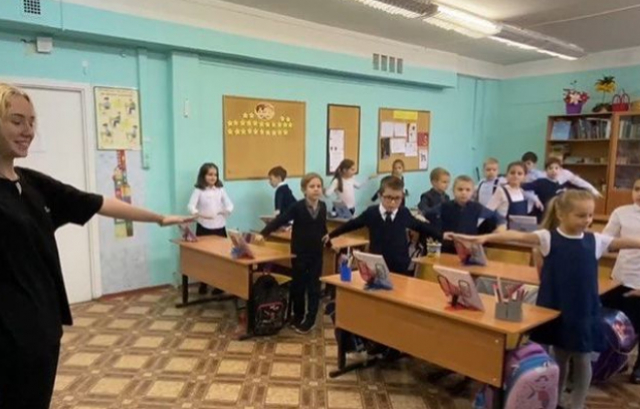 Активисты тучковской школы занимаются с младшеклассниками