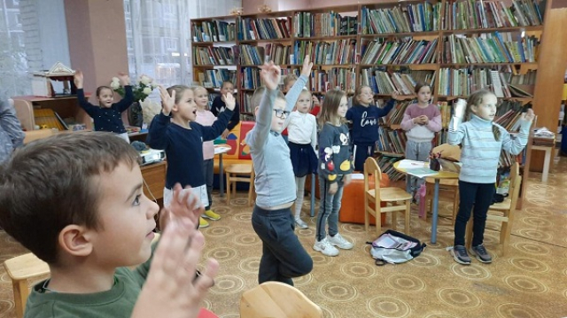 Ружане продолжают изучать английский в библиотеке
