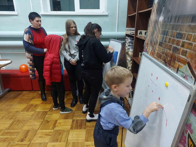 Рузская библиотека собрала родителей и их детей