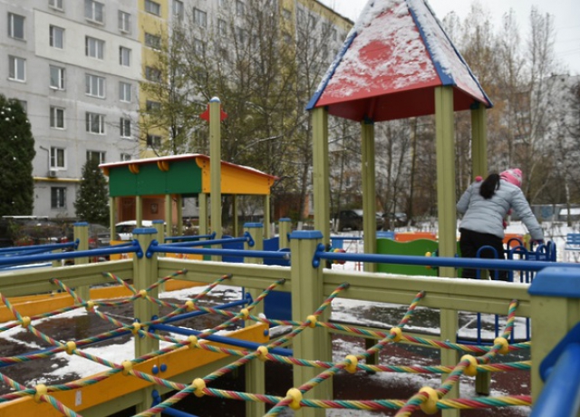 Число бесхозяйных детских площадок в Подмосковье сократилось вдвое в прошедшем году