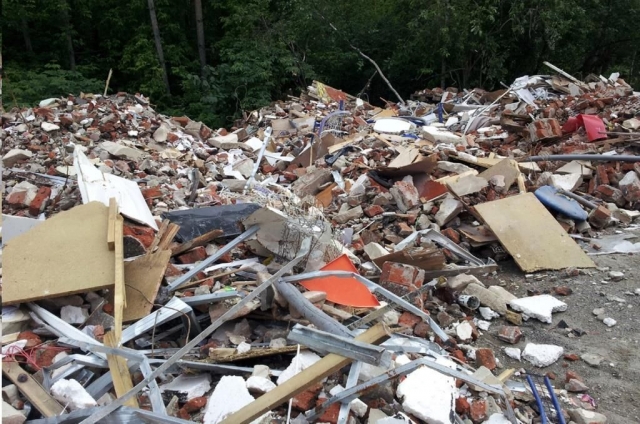 По обращению жителей Госадмтехнадзор помог очистить Голицыно от строительного мусора