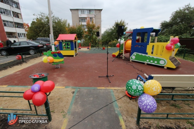 Благоустройство четырех дворовых территорий выполнено в Рузском городском округе