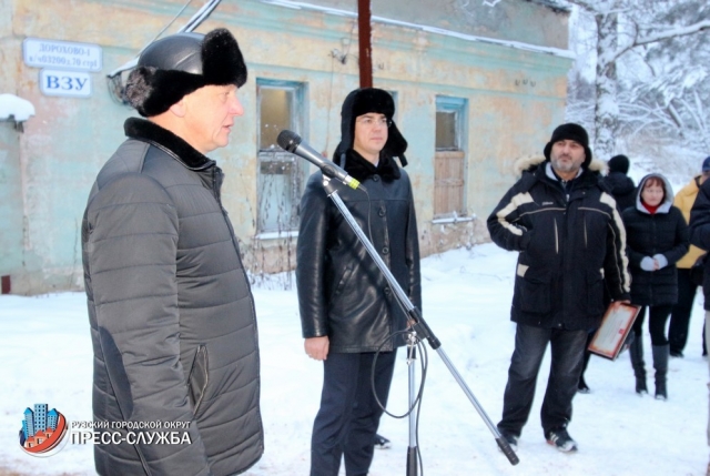 Станцию обезжелезивания воды открыл Максим Тарханов вместе с жителями в деревне Мишинка