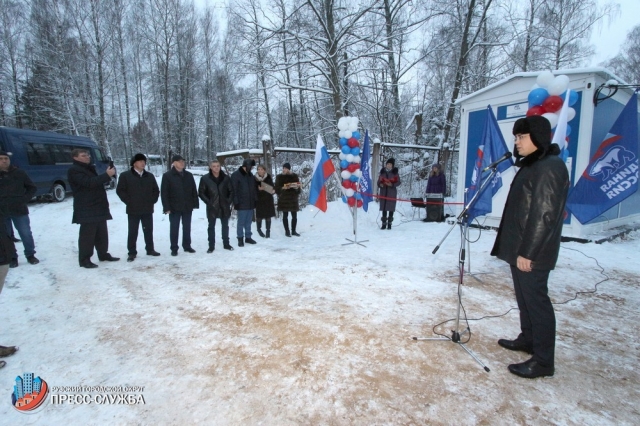 Жители деревни Мишинка поблагодарили Максима Тарханова за чистую воду в кранах