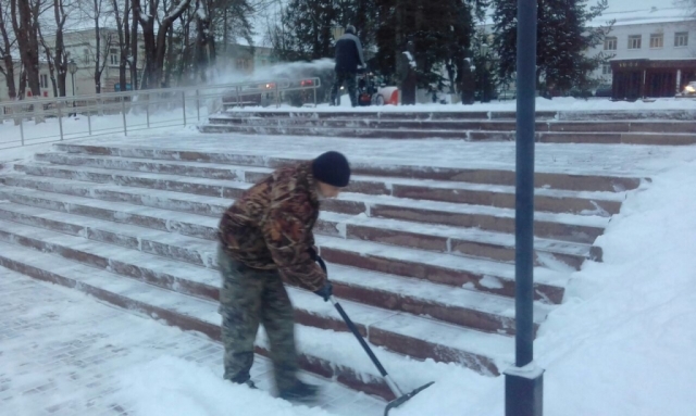 Более 70 человек задействованы в уборке снега в Рузском округе 