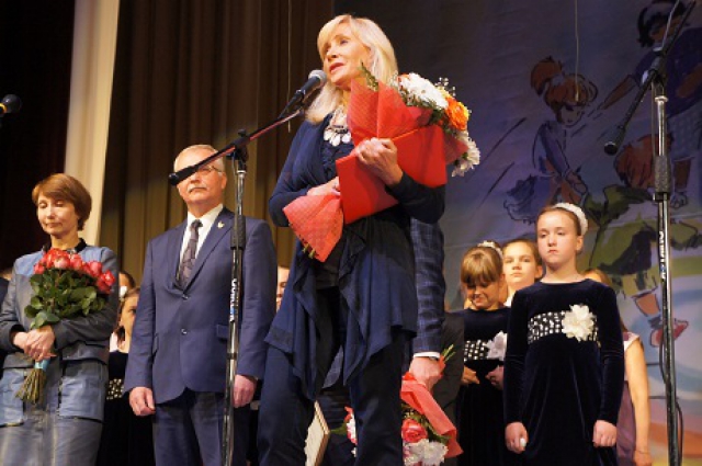 Оксана Пушкина и Олег Рожнов поздравили селятинцев с Международным днем семей на благотворительном концерте в Селятино