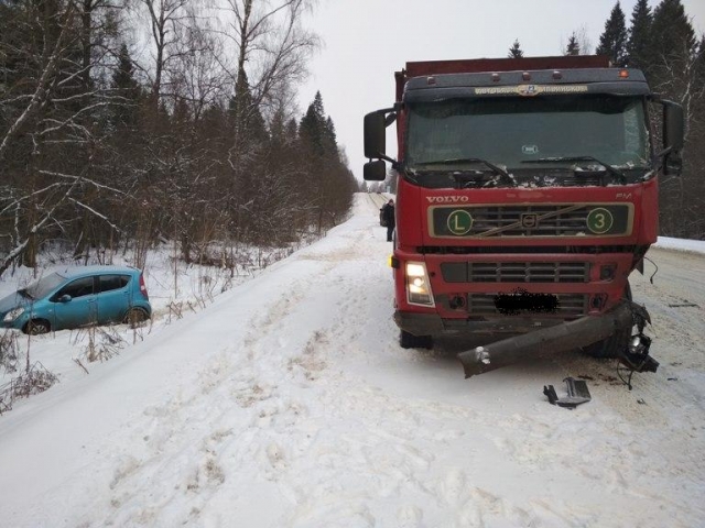 Два пассажира «Сузуки - Сплеш» пострадали в результате аварии в Рузском округе 