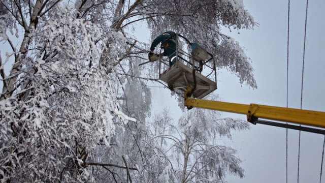 Часть Рузского округа осталась без электричества из-за снегопада