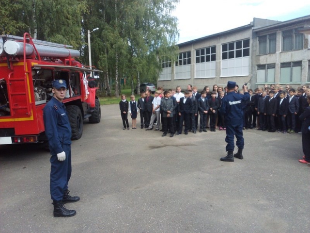 В Московской области 600 пожарных и спасателей будут дежурить во время проведения «Последних звонков»