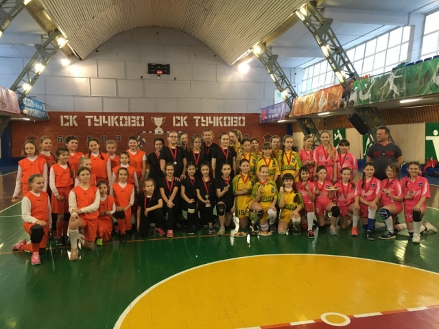 В соревнованиях по софтболу в Тучково приняли участие 5 команд 
