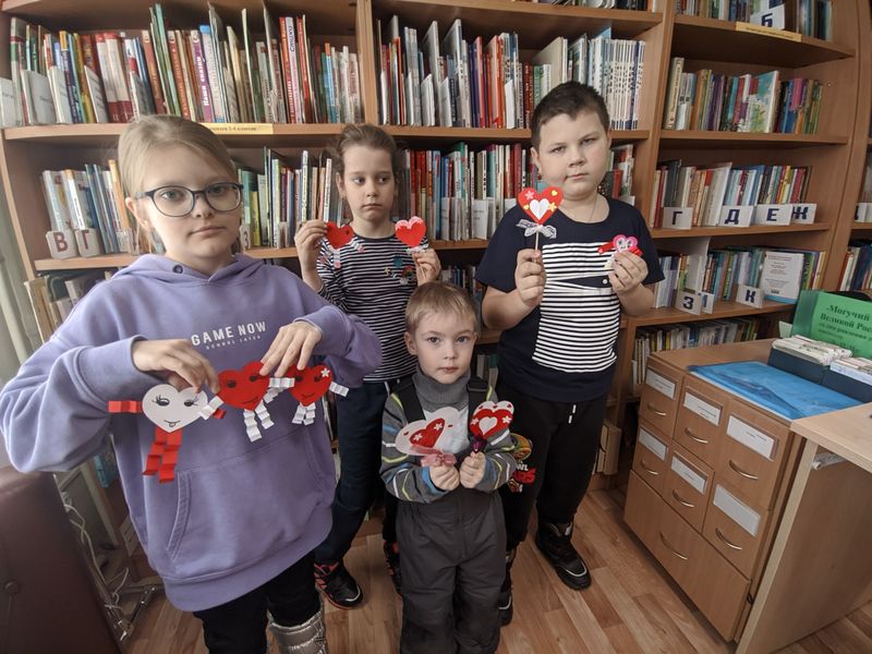 В Тучковской библиотеке мастерили валентинки