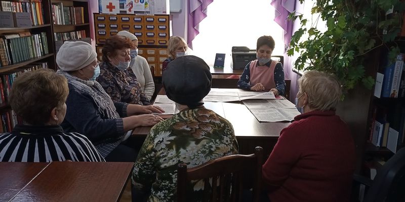 Гости Колюбакинской библиотеки – о правилах выплаты пенсий