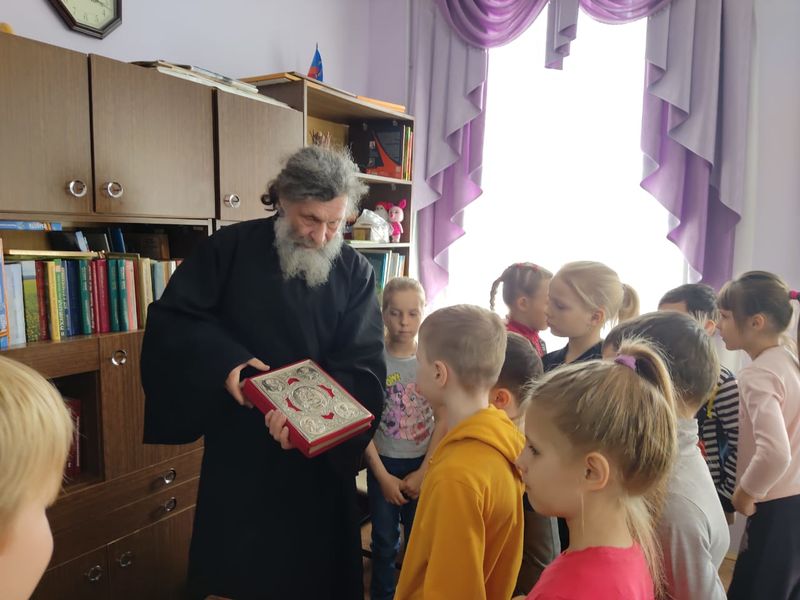 В Колюбакино прошла встреча с настоятелем церкви